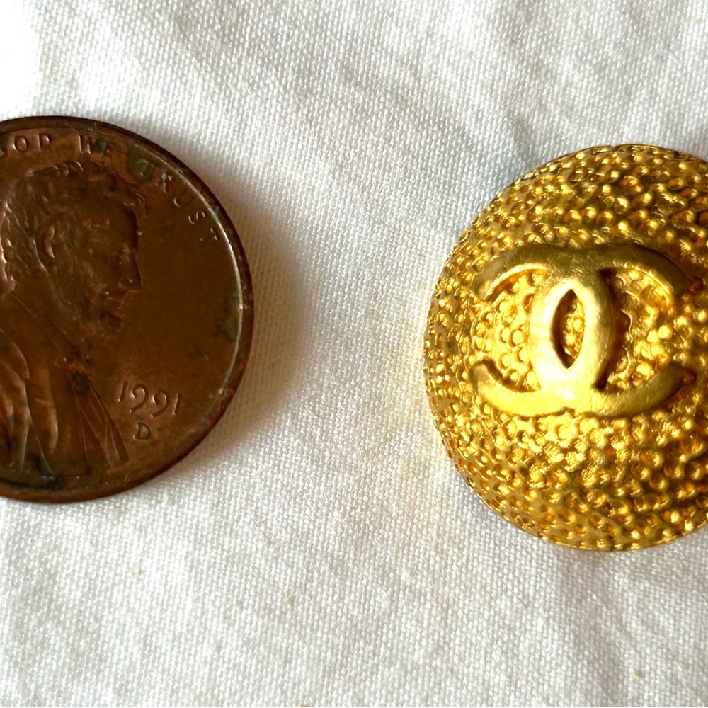 CHANEL Gold Textured Classic Clip On Earrings - Picture 2 of 9